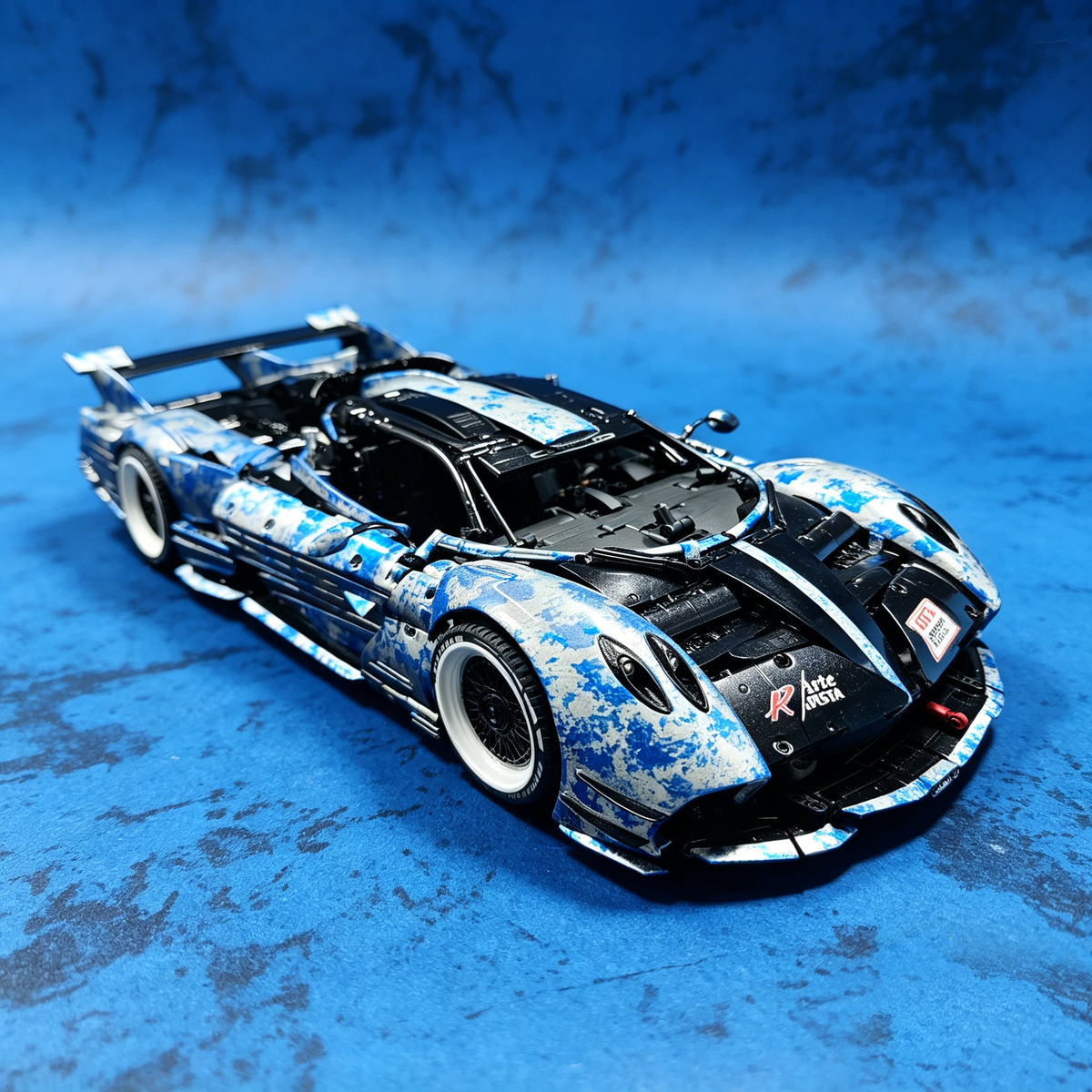 Pagani Zonda R Blue-White Camouflage Custom Livery Edition 1:8 Finished Building Block Car 3180PCS